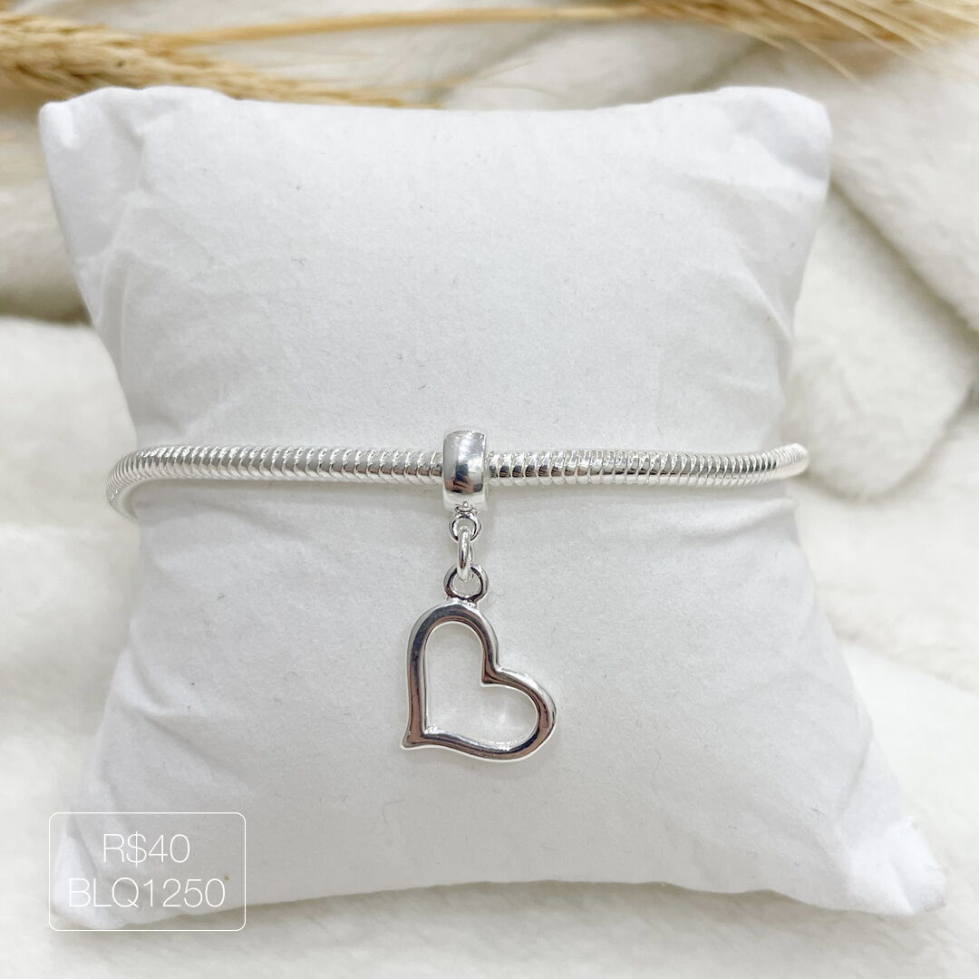 Berloque Coração Deitado Pendurado Liso Prateado